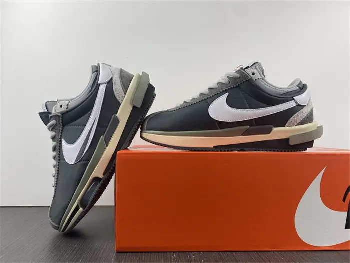 Nike Zoom Cortez SP sacai Grey 