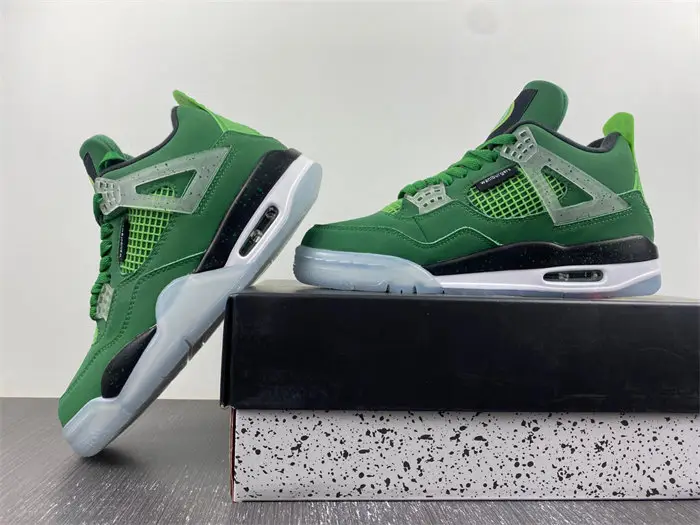 Air Jordan 4 PE 