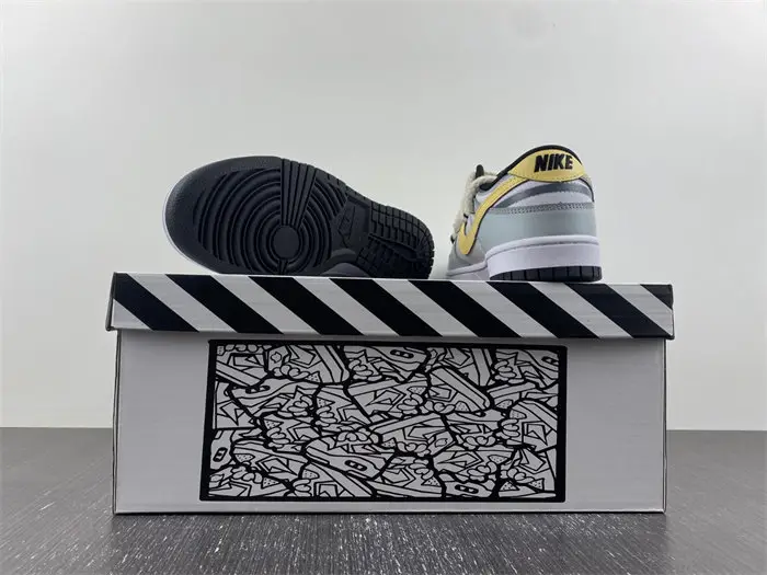 Nike Dunk Low 