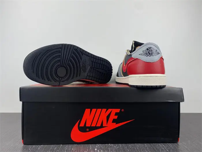 NIKE Air Jordan 1 Low 