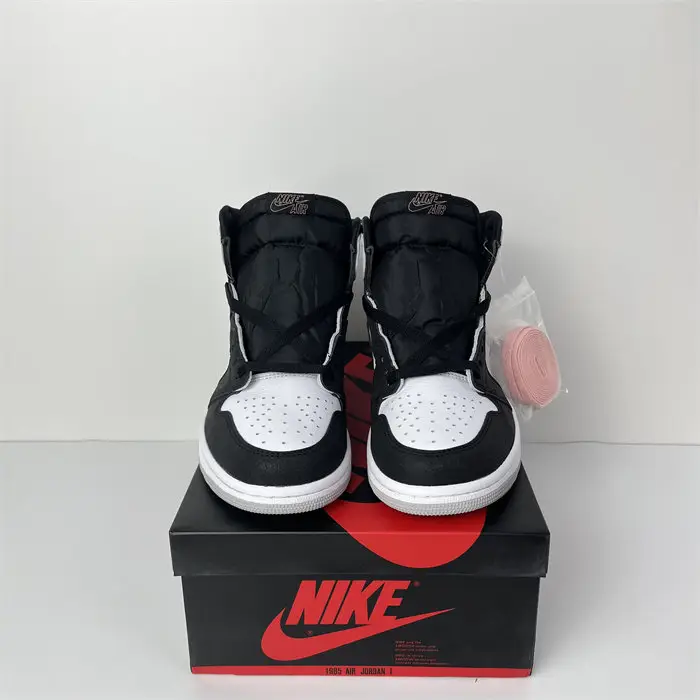 Jordan 1 Retro High OG Bleached Coral 