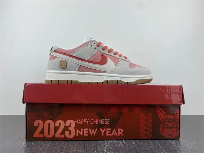 Nike Dunk Low SE 