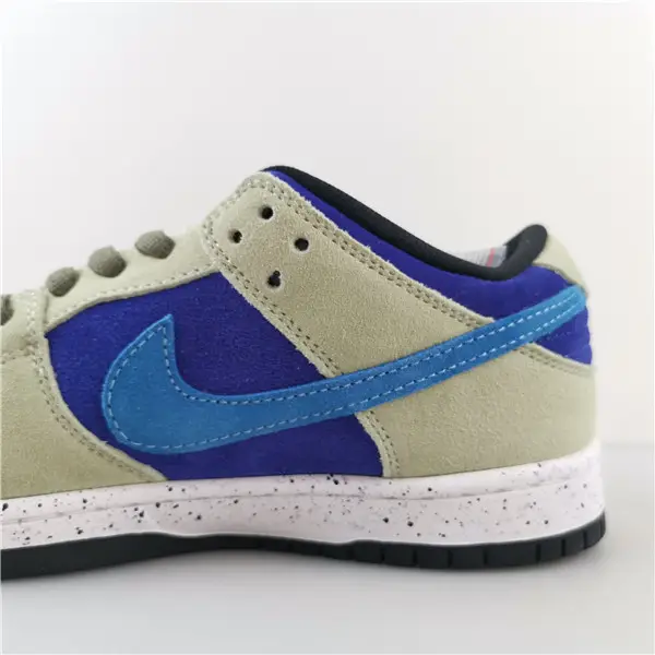 Nike Dunk Low SB Celadon 
