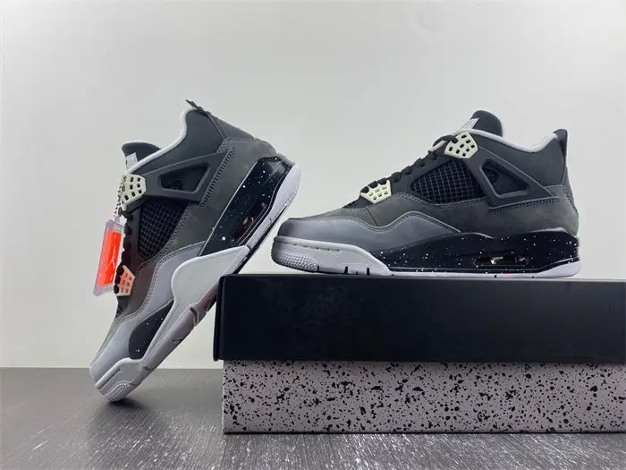 Jordan 4 Retro Fear Pack 