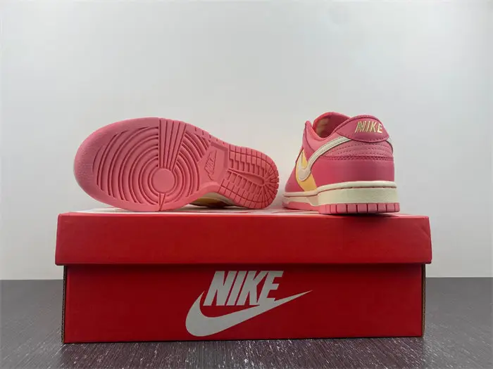 Nike Dunk Low Strawberry Peach Cream 