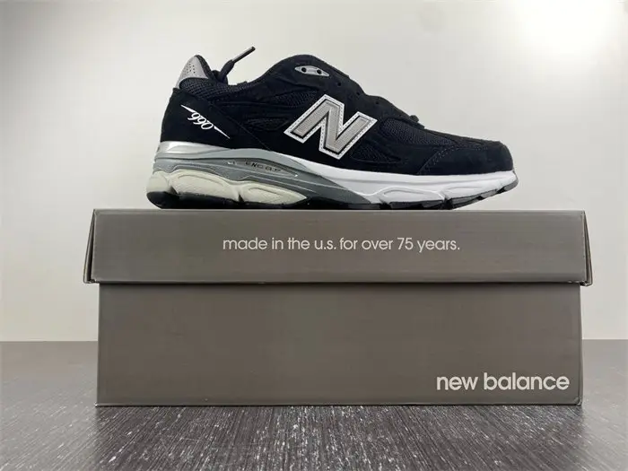 New Balance 990v3 Black White 