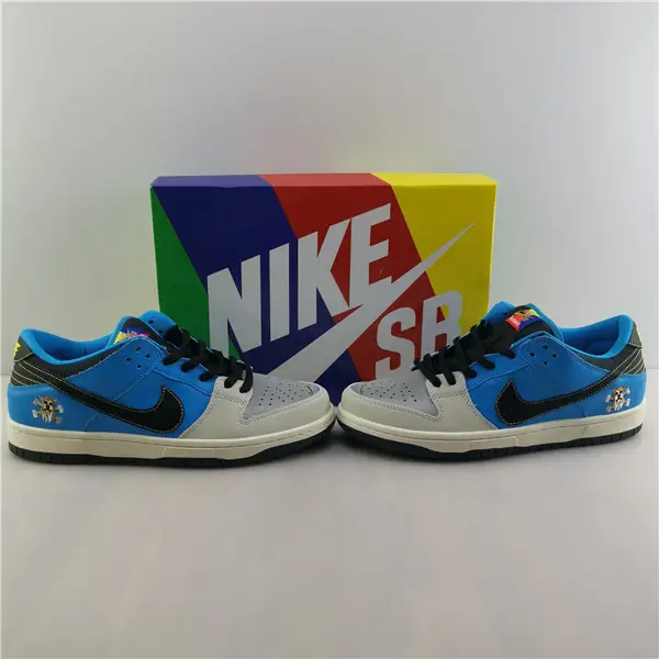 Nike SB Dunk Low Pro Iso Skateboarding Dog CZ5128 
