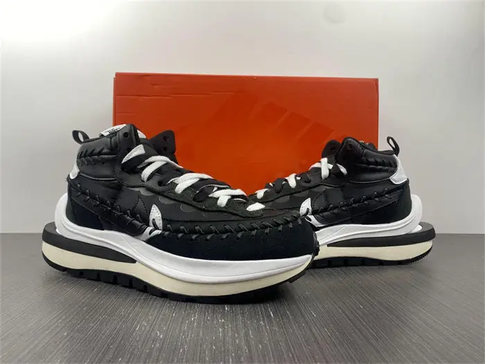 Nike Vaporwaffle sacai Jean Paul Gaultier Black White  CEC1600