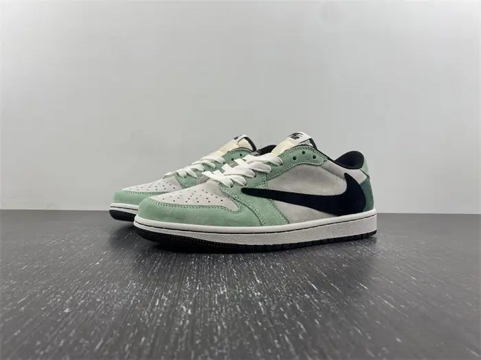 Travis Scott x Air Jordan 1 Low 