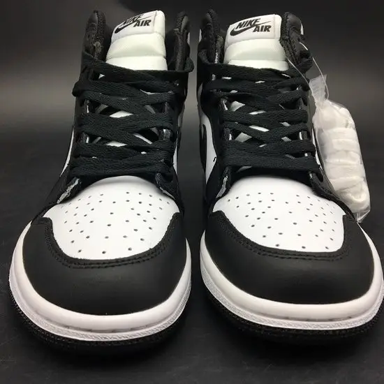 AIR JORDAN 1 RETRO HIGH OG 'BLACK WHITE' 
