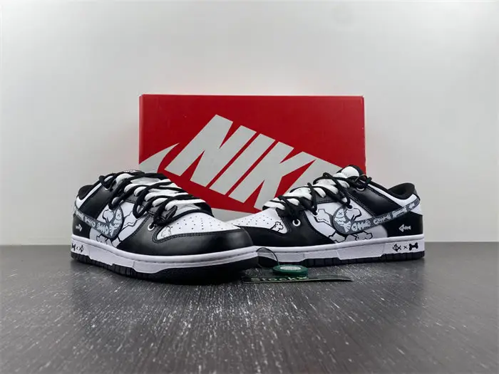 Nike Dunk Low 