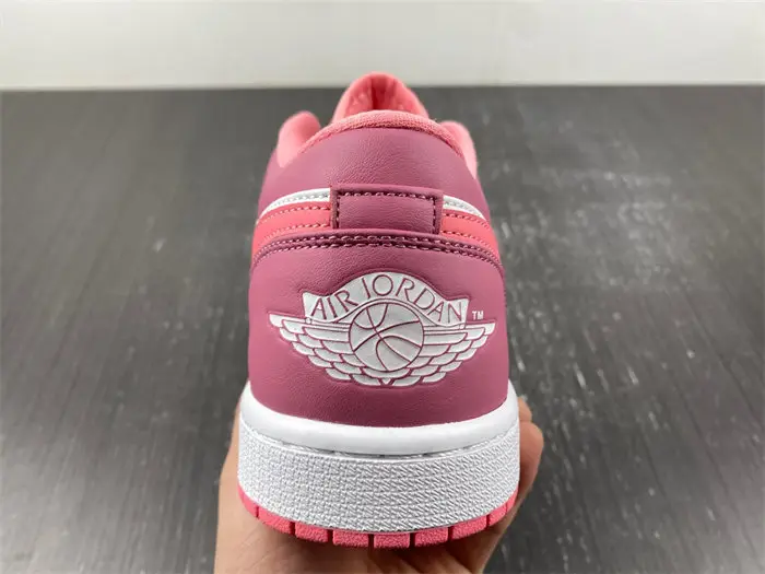 Air Jordan 1 Low 