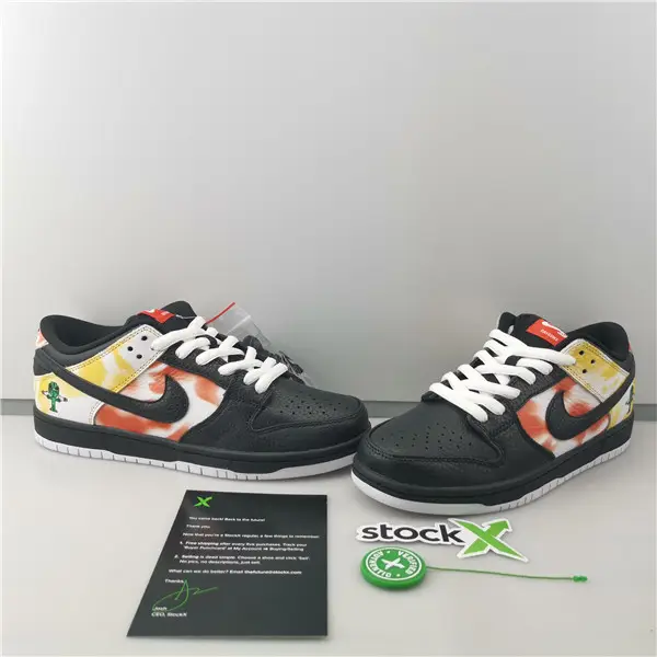 NIKE SB DUNK LOW 