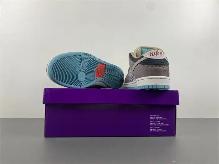 Nike SB Dunk Low 