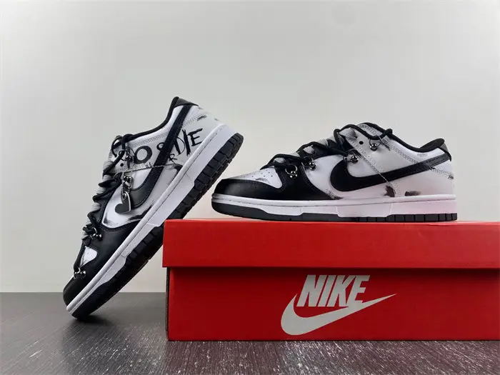 Nike Dunk Low Retro 