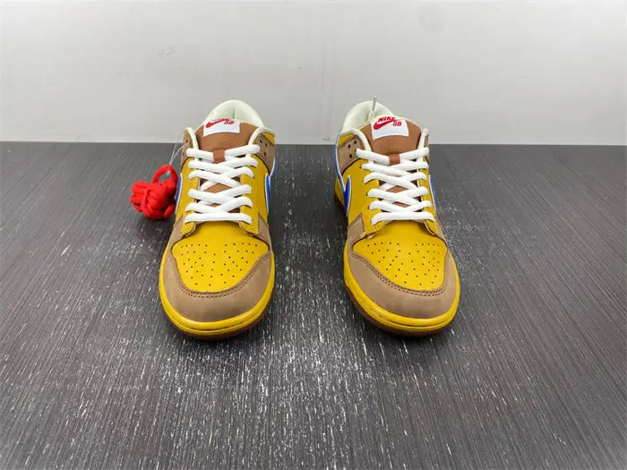 NIKE Dunk Low 
