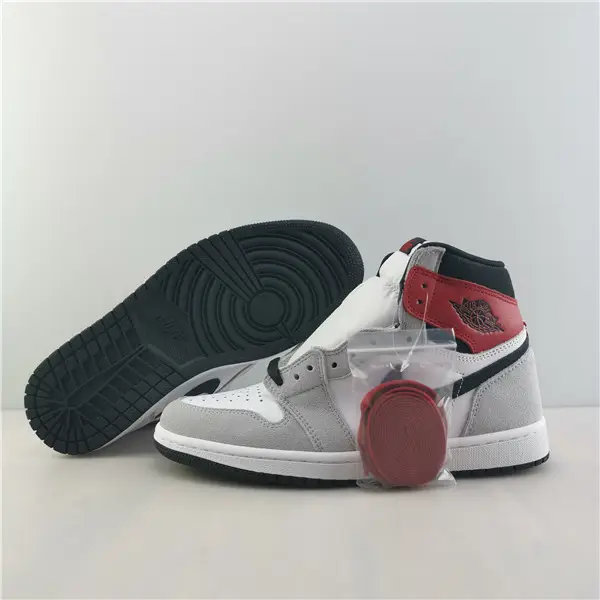 Jordan 1 Retro High Light Smoke Grey 