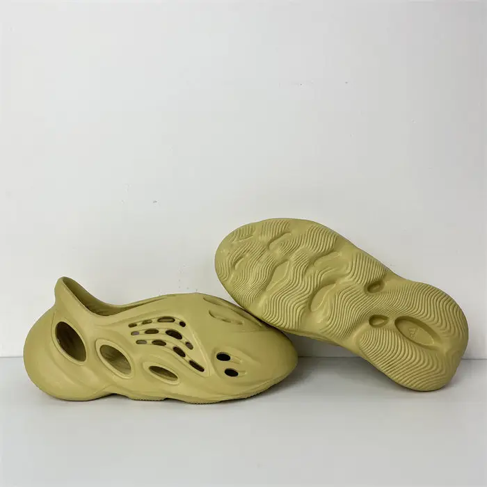 adidas Yeezy Foam RNNR Sulfur 