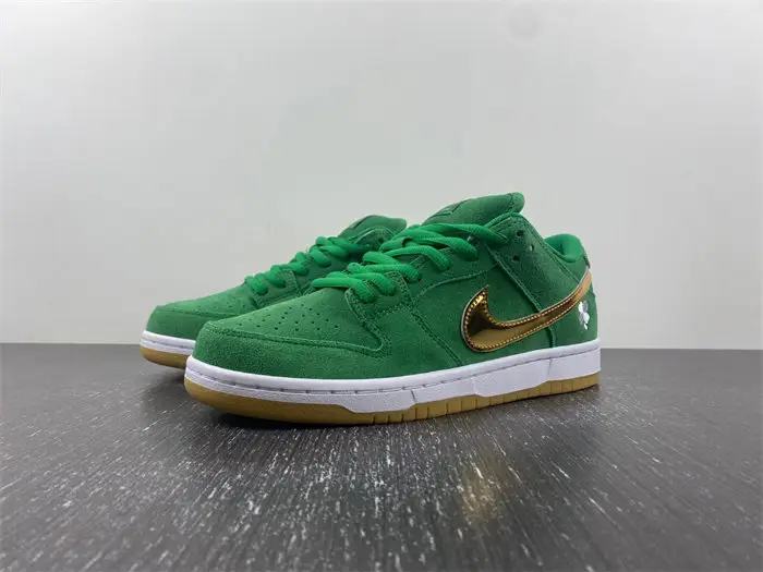 Nike SB Dunk Low 