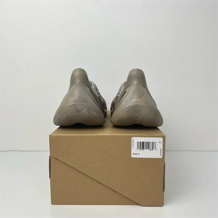 adidas Yeezy Foam RNNR Stone Sage 