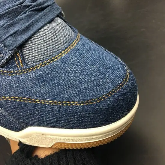 Air Jordan 4 Retro Levi's (Correct Laces 