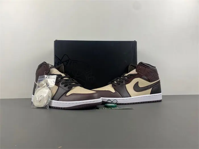 Air Jordan 1 Mid SE 