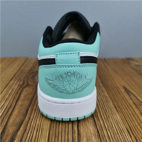 Air Jordan 1 Low Emerald Toe 