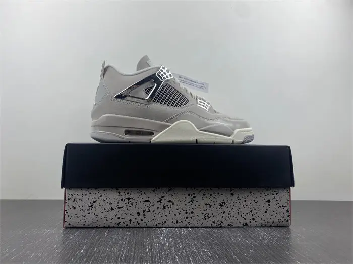 Jordan 4 Retro Frozen Moments 