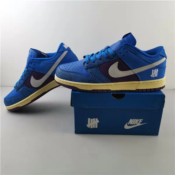 Nike Dunk Low Undefeated 5 On It Dunk vs. AF1 