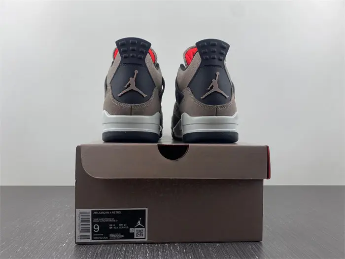 Air Jordan 4 Retro 