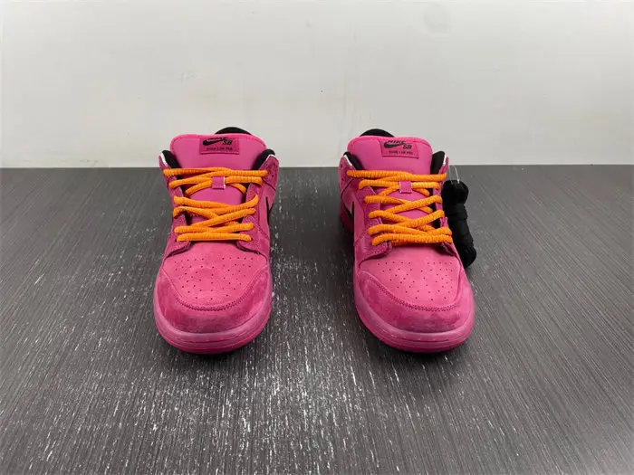 The Powerpuff Girls x Nike SB Dunk Low 
