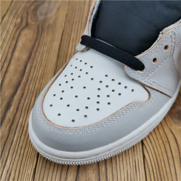 Jordan 1 Retro High OG Defiant SB NYC to Paris 