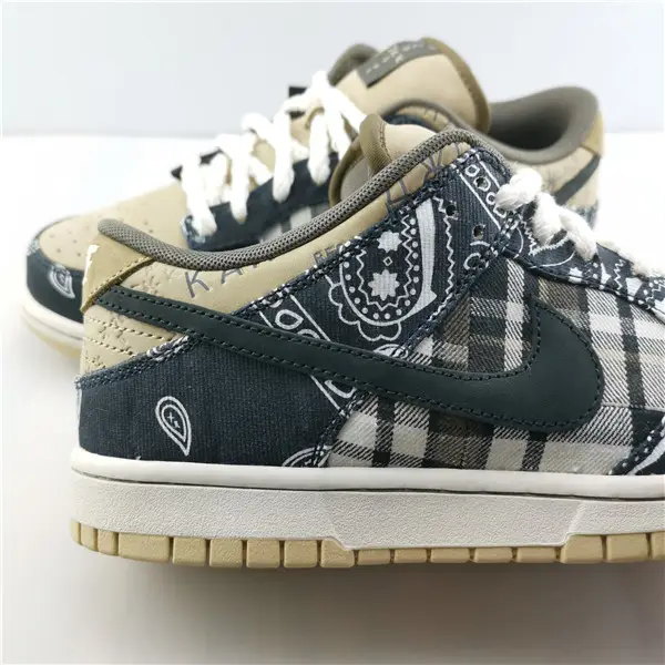 Nike SB Dunk Low Travis Scott 
