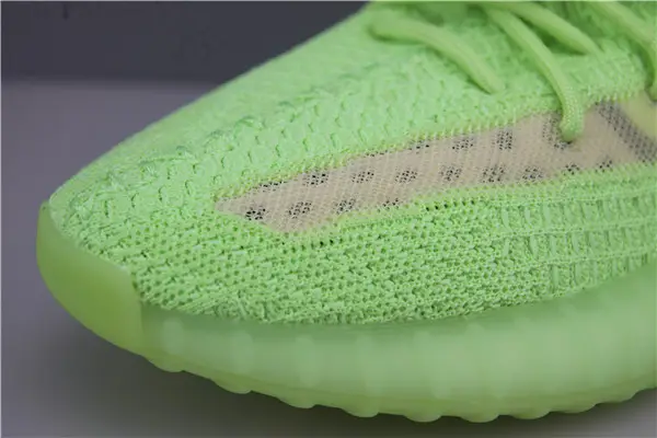 ADIDAS YEEZY BOOST 350 V2 GLOW IN THE DARK 