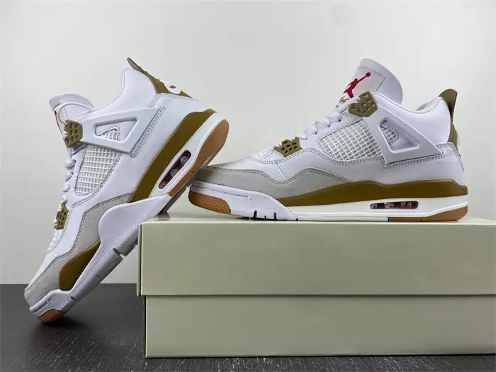 Nike SB x Air Jordan 4 