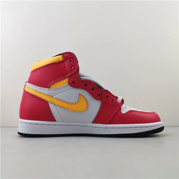 Air Jordan 1 High OG Light Fusion Red 