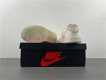 Air Jordan 1 Low PE 