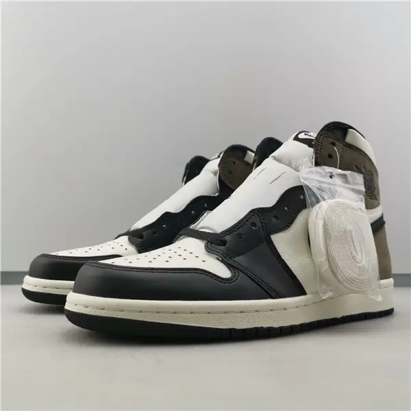 AIR JORDAN 1 RETRO HIGH OG 'DARK MOCHA' 