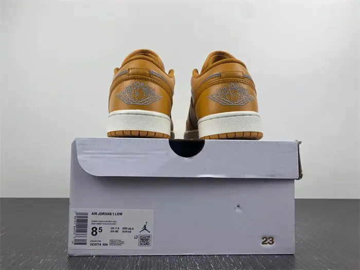 Air Jordan 1 Low 