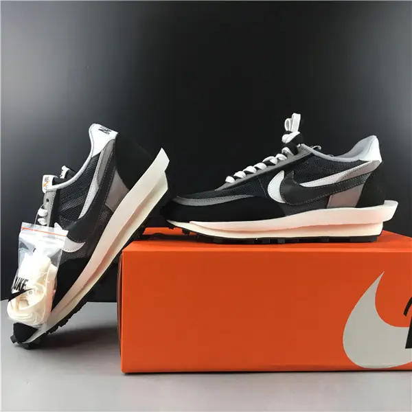 NIKE SACAI X LDV WAFFLE DAYBREAK 