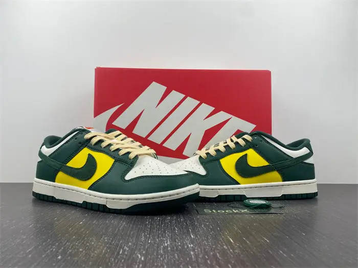 Nike Dunk Low SE Noble Green 
