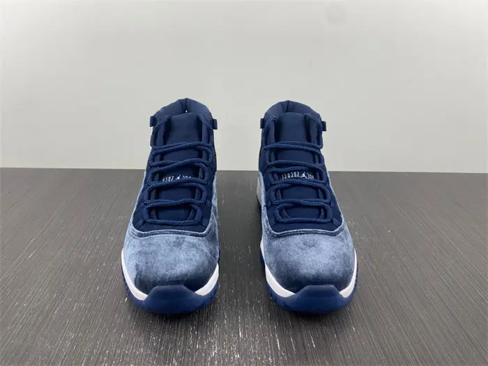 Jordan 11 Retro Midnight Navy 