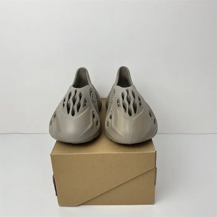 adidas Yeezy Foam RNNR Stone Sage 
