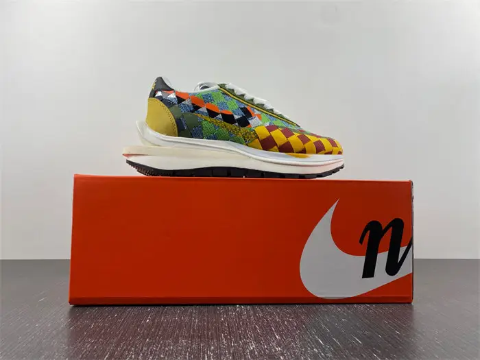 sacai x Nike Waffle Woven Green Gusto 