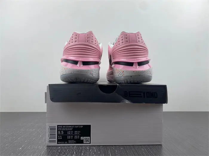 NIKE Air Zoom GT CUT 