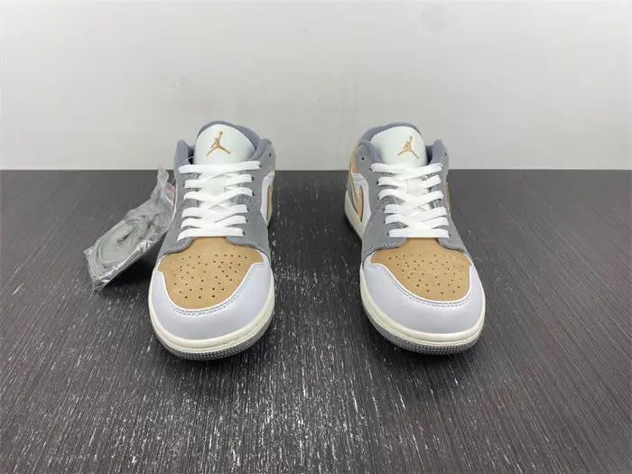 Air Jordan 1 Low 