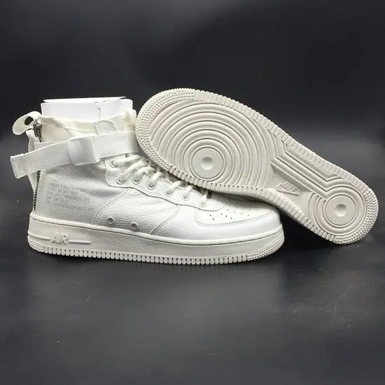 NIKE AIR FORCE 1  DAADD1703