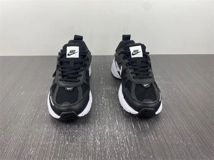 NIKEV2K Runtekk 