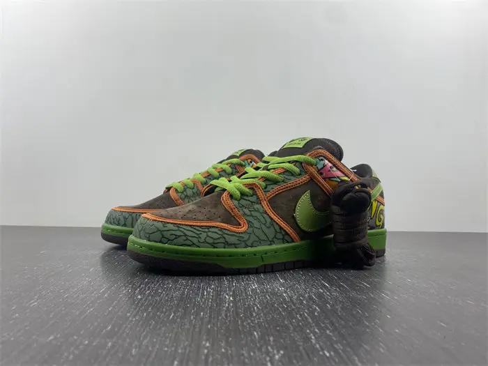 Nike SB Dunk Low De La Soul 