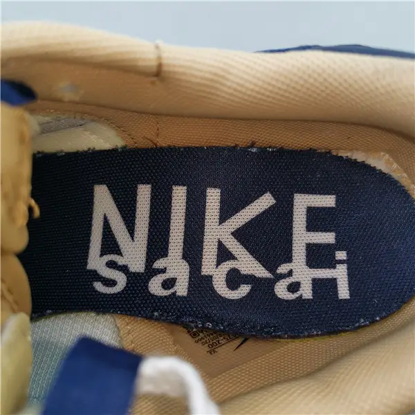 Nike Vaporwaffle sacai Sesame Blue Void 